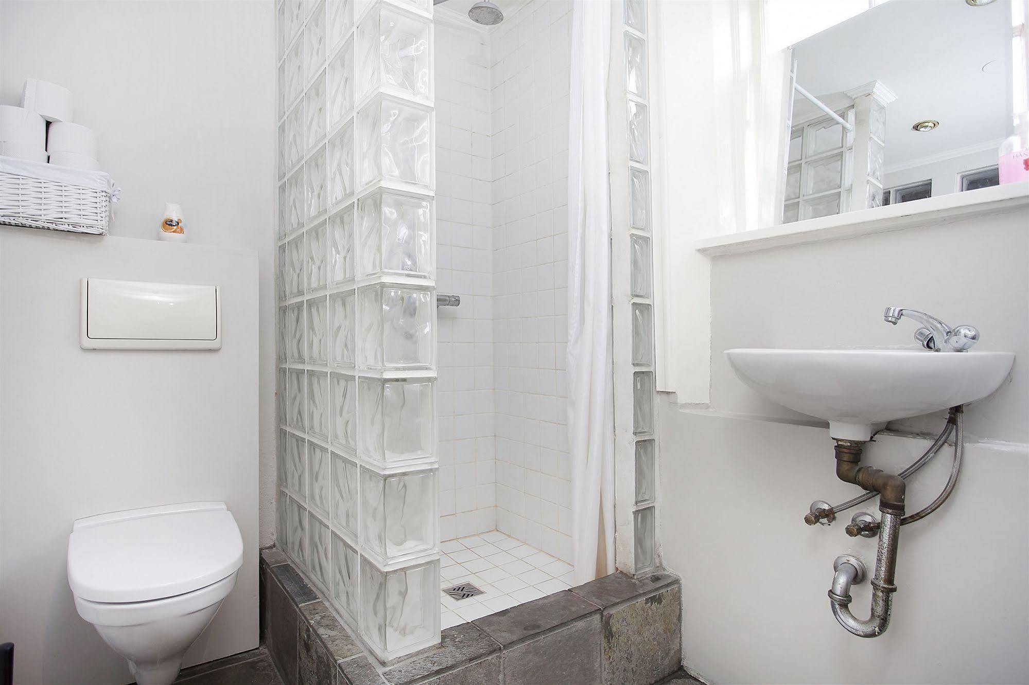 Skolabru Guesthouse เรคยาวิก ภายนอก รูปภาพ