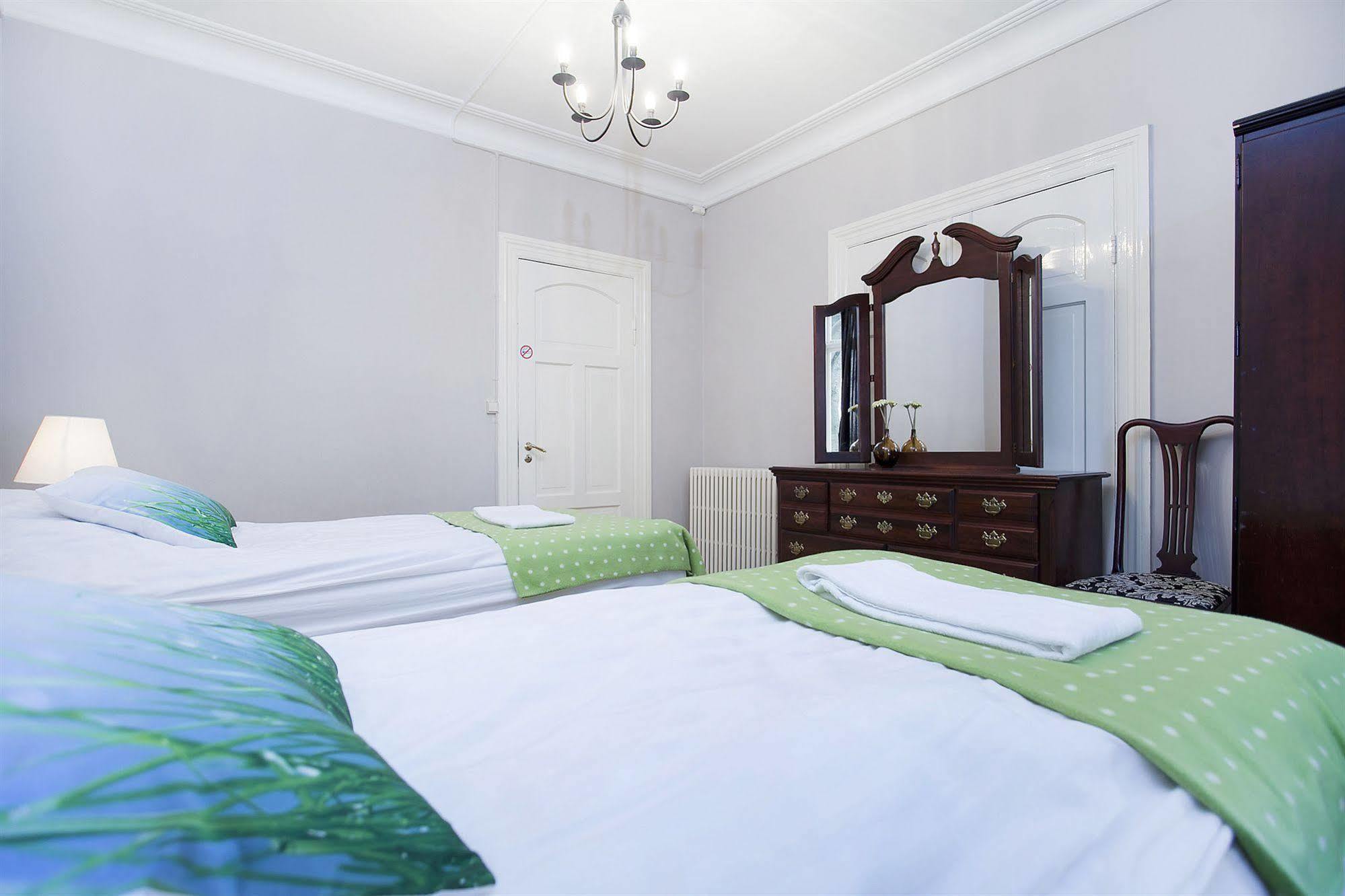 Skolabru Guesthouse เรคยาวิก ภายนอก รูปภาพ