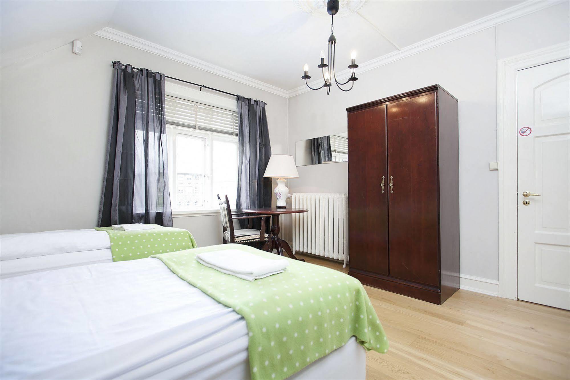 Skolabru Guesthouse เรคยาวิก ภายนอก รูปภาพ