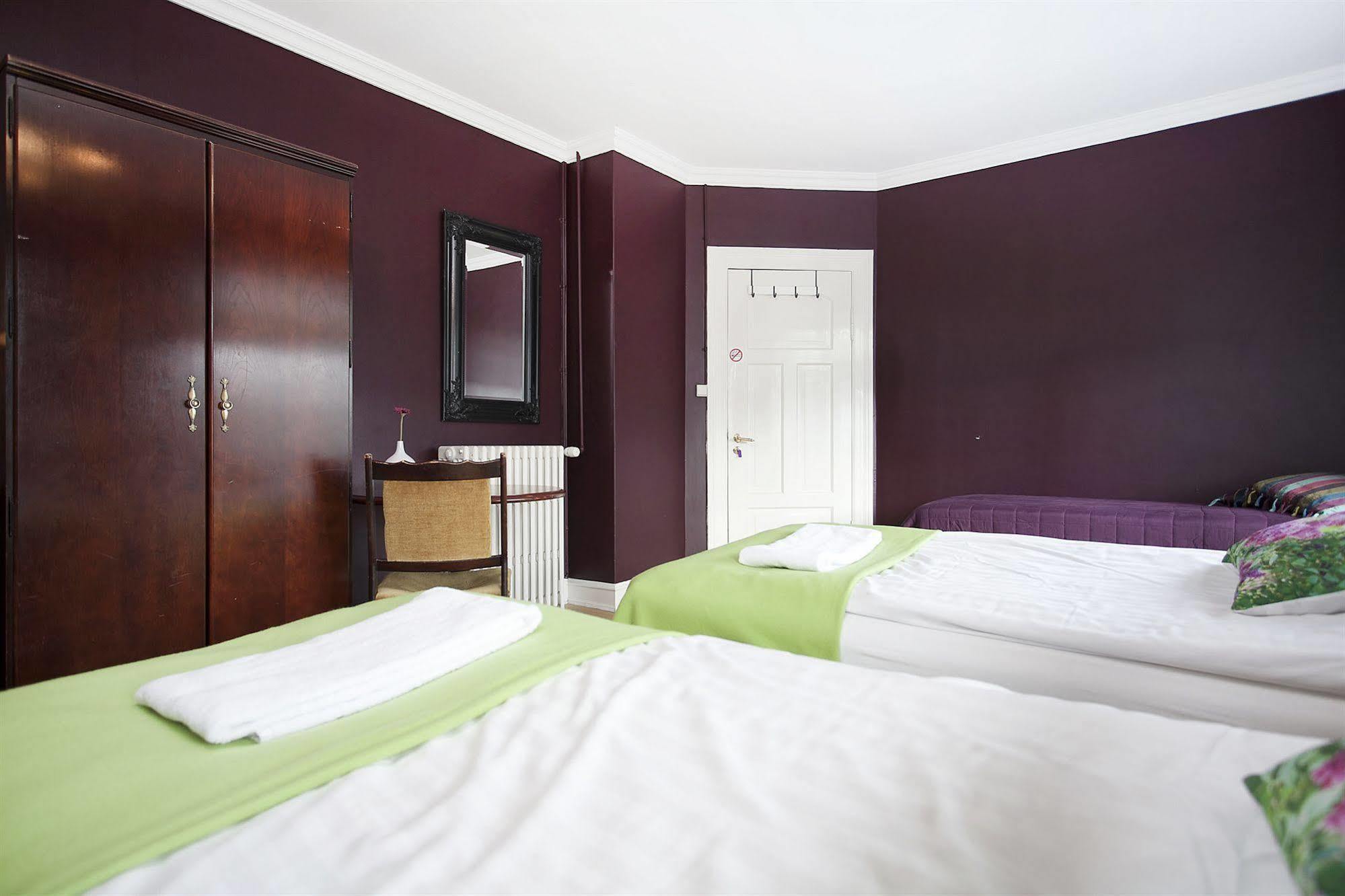 Skolabru Guesthouse เรคยาวิก ภายนอก รูปภาพ